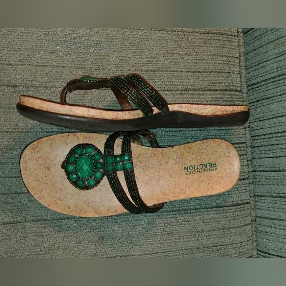 Kenneth Cole Reaction beaded sandals - Picture 3 of 8